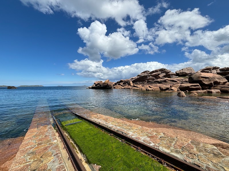 Point de vue sur le phare de Mean Ruz - Point de vue sur le phare de Mean Ruz, RGP7+7X, Perros-Guirec, France