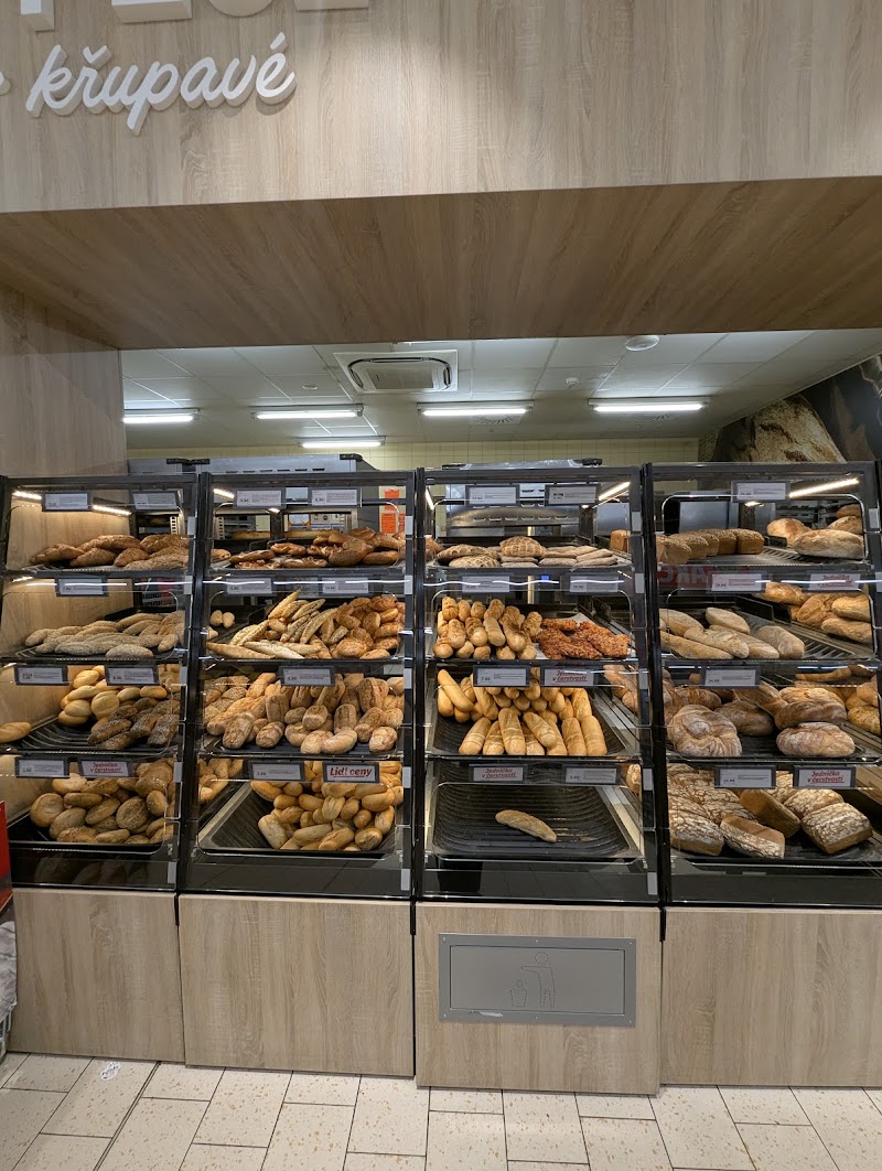 Lidl - Lidl Slánská 1699/1a, 163 00 Praha 17, Czechia