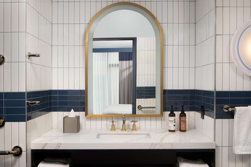 Motto by Hilton New York City Chelsea - Motto by Hilton New York City Chelsea 113 W 24th St, New York, NY 10001, USA