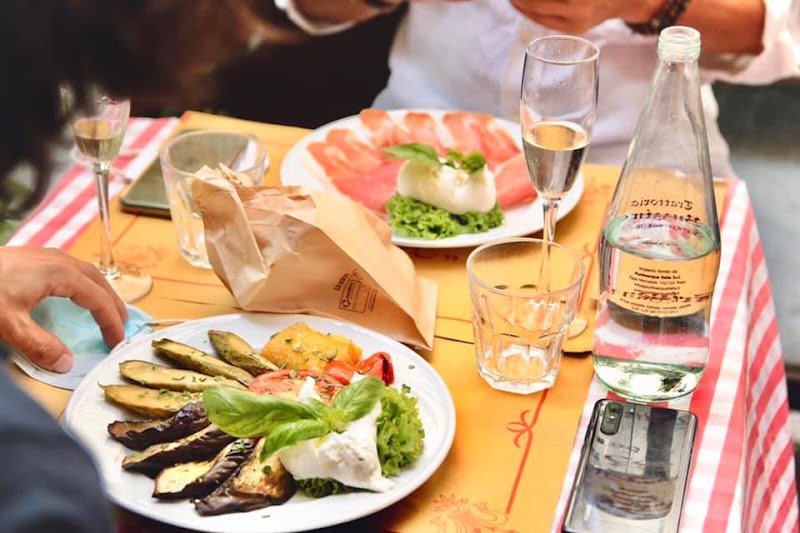 Trattoria Buzzino - Trattoria Buzzino Via dei Leoni, 8 rosso, 50122 Firenze FI, Italy
