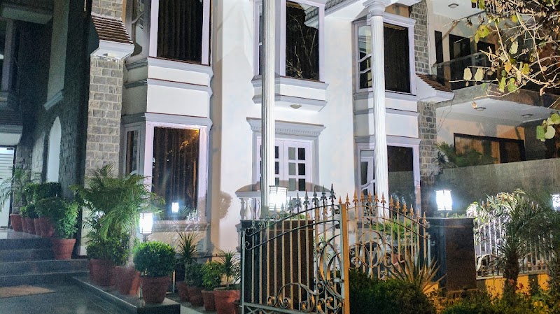 Hotel Windsor Castle - Hotel Windsor Castle 66, Jacaranda Marg, DLF Phase 2, Sector 25, Gurugram, Haryana 122002, India