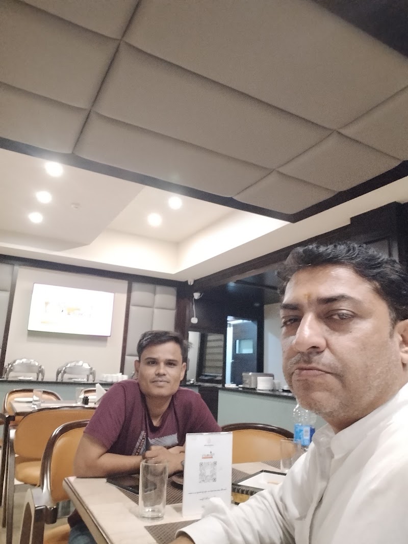 Flavours The Restaurant - Flavours The Restaurant Pandri Road, &, Vidhan Sabha Rd, Pandri, Raipur, Chhattisgarh 492004, India