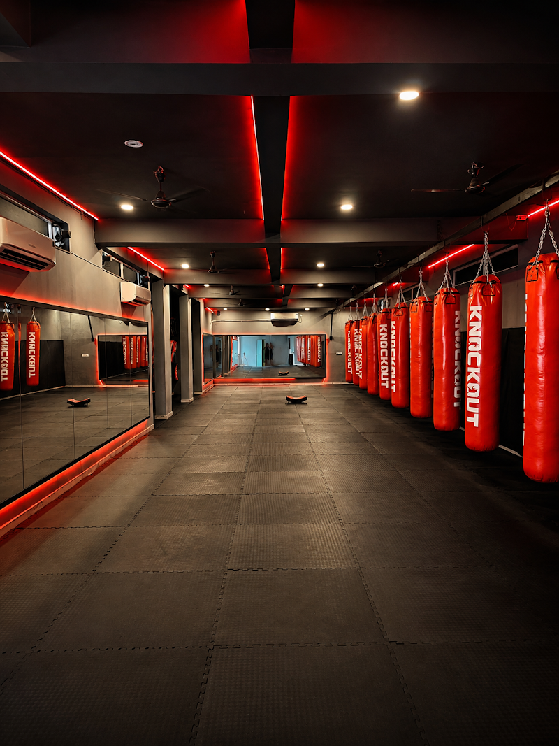 Knockout Fight Club Raipur - Knockout Fight Club Raipur, First Floor, JM Tower, opposite Srishti Palazzo, Avanti Vihar, Jivan Vihar, Raipur, Chhattisgarh 492001, India