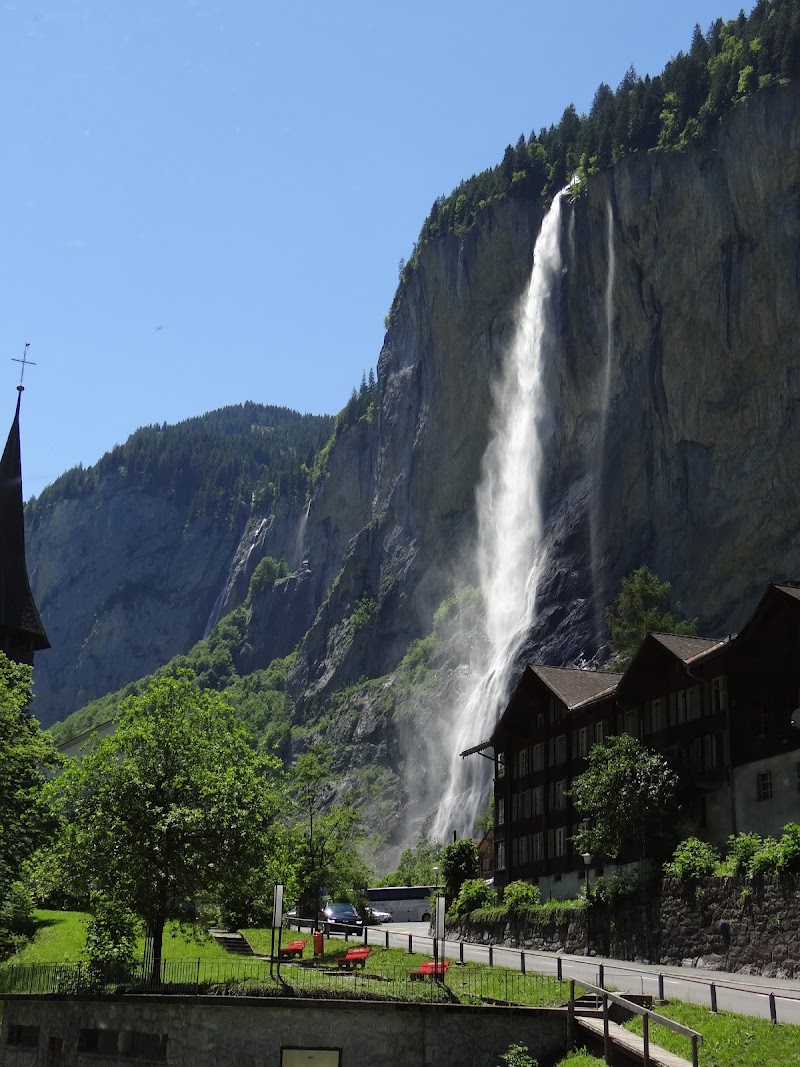 Staubbachfall - Staubbachfall Losisgräbli 419, 3825 Lauterbrunnen, Switzerland