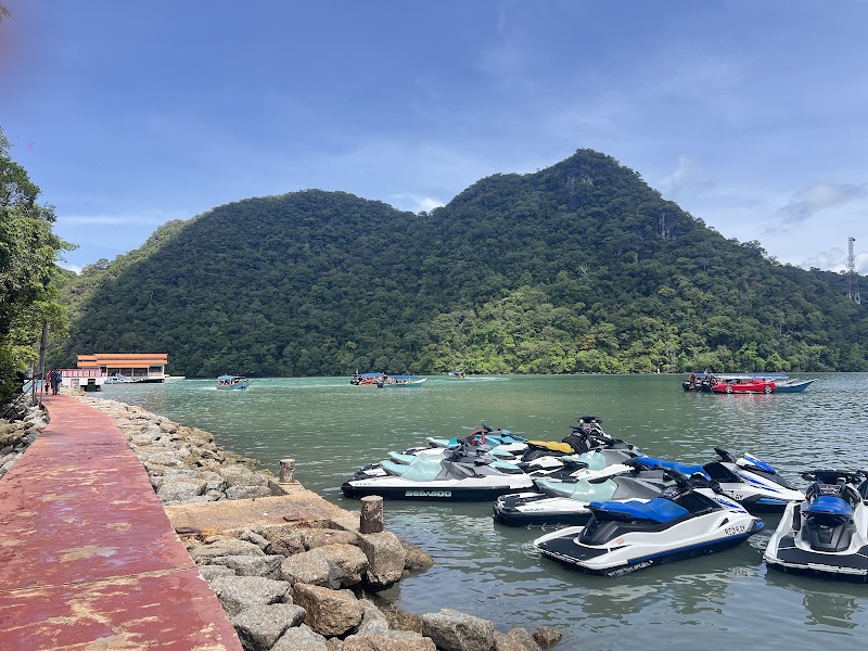 ZS Water Sports Langkawi - ZS Water Sports Langkawi, No 13, Beach Behind AB Motel Pantai Cenang, 07000 Langkawi, Kedah, Malaysia