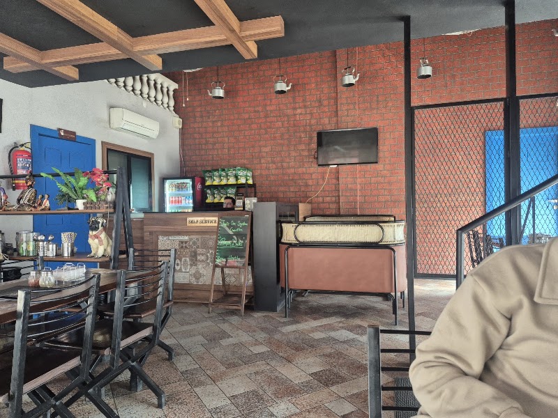 Your Own Brew cafe - Your Own Brew cafe 17, S Rajmohalla, Raj Mohalla South, Raj Mohalla, Indore, Madhya Pradesh 452002, India