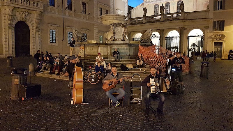 Piazza di Santa Maria in Trastevere - Piazza di Santa Maria in Trastevere Piazza di Santa Maria in Trastevere, 00153 Roma RM, Italy