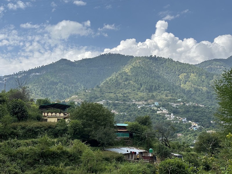 Kaddu Khal Tehri - Kaddu Khal Tehri, C74Q+76Q, Chamba - Mussoorie Rd, Saklana Range, Uttarakhand 249145, India