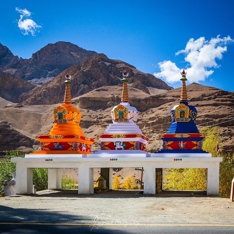Kargil Gompa & Buddhist Monastery - Kargil Gompa & Buddhist Monastery, 99H8+CM2, Kargil, Mulbekh, 194109