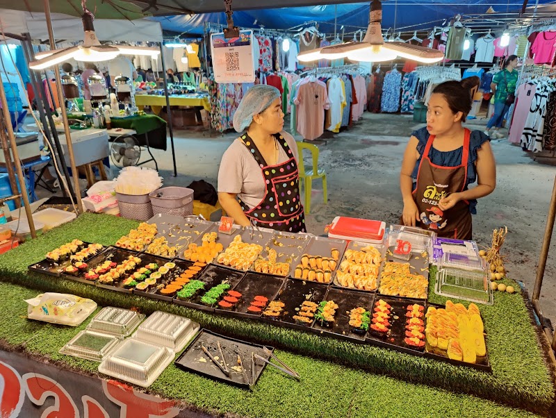 Karon Night Market - Karon Night Market 456, Karon Beach, Tambon Karon, Amphoe Mueang Phuket, Chang Wat Phuket 83100, Thailand