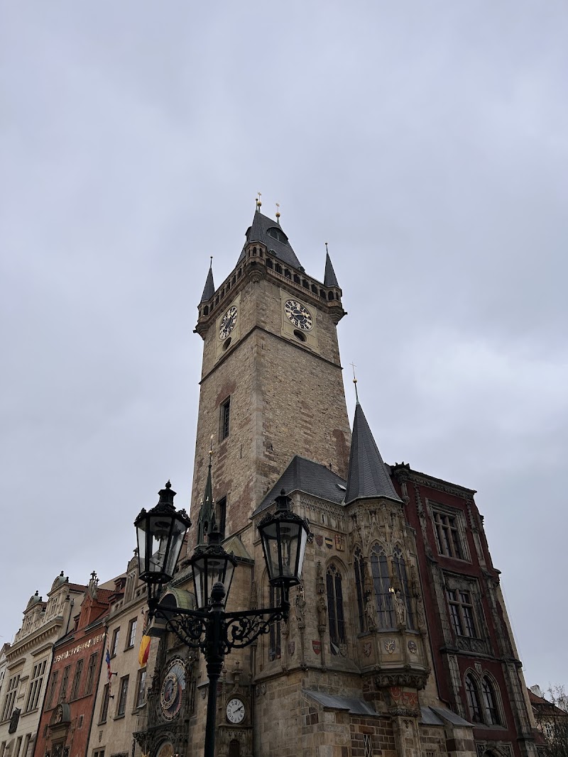 Socha lva (na fasádě na rohu domu Staroměstské náměstí 3/2) - Socha lva (na fasádě na rohu domu Staroměstské náměstí 3/2), Staroměstské nám. 3/2, Staré Město, 110 00 Praha-Praha 1, Czechia
