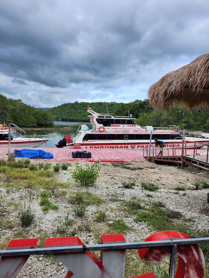 Rocky Fast Boat Harbour Pickup Point - Rocky Fast Boat Harbour Pickup Point, Unnamed Road, 8F85+FQ3, Jungutbatu, Nusa Penida, Klungkung Regency, Bali 80771, Indonesia