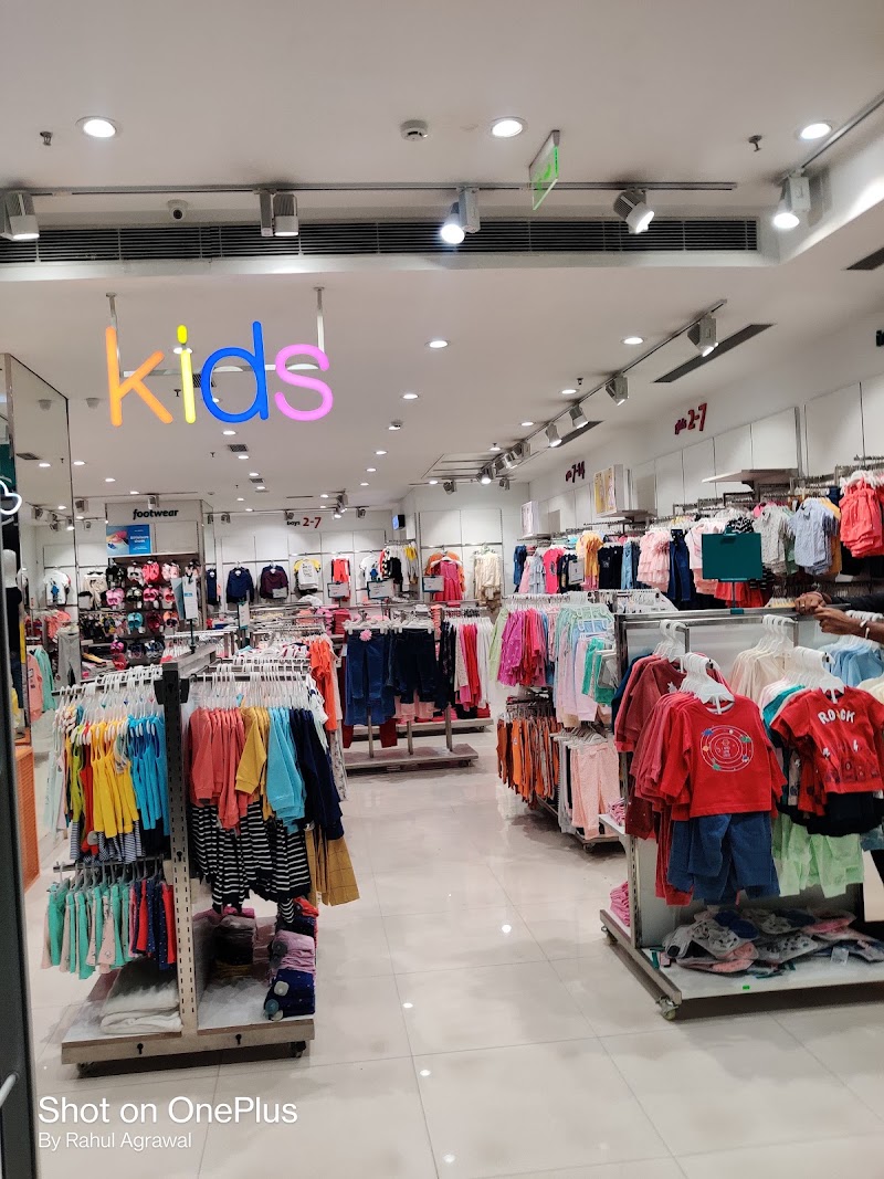Pantaloons - Pantaloons Lake City Mall, No. 5 & 6, University Rd, Near Ayad Bridge, Shakti Nagar, Udaipur, Rajasthan 313001, India