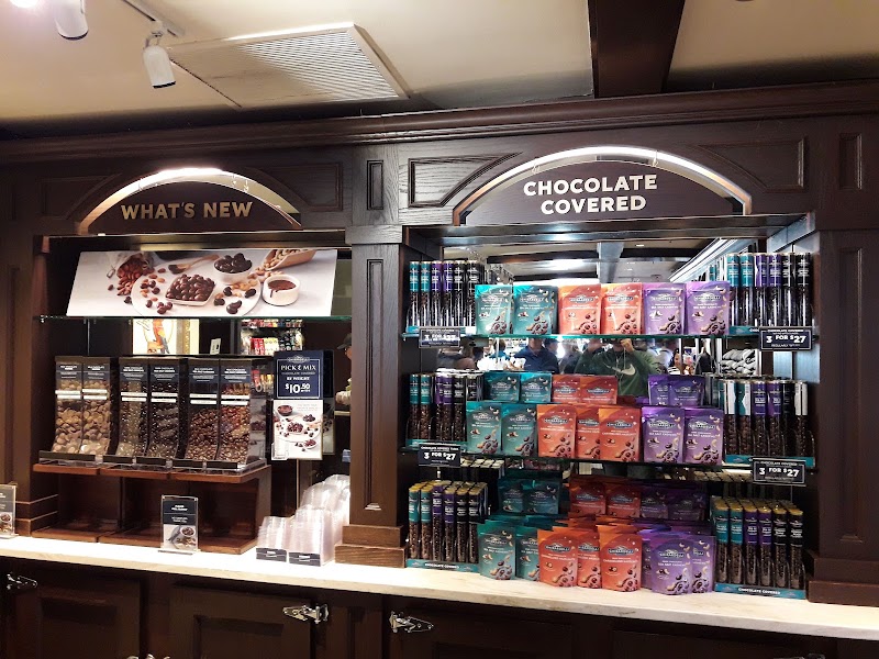 Ghirardelli Chocolate Experience - Ghirardelli Chocolate Experience, 900 North Point St F301, San Francisco, CA 94109, USA