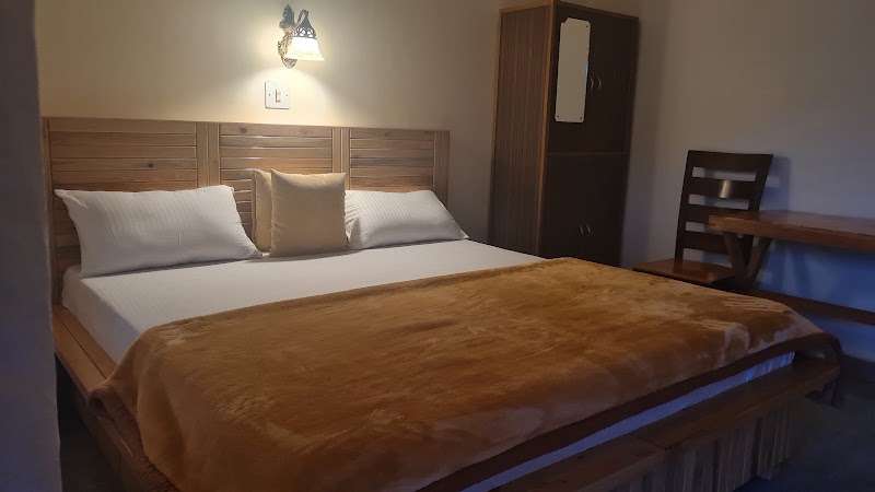 Snow white guest house - Snow white guest house Infront of bodhi greens, main street, Dharamkot, Himachal Pradesh 176216, India