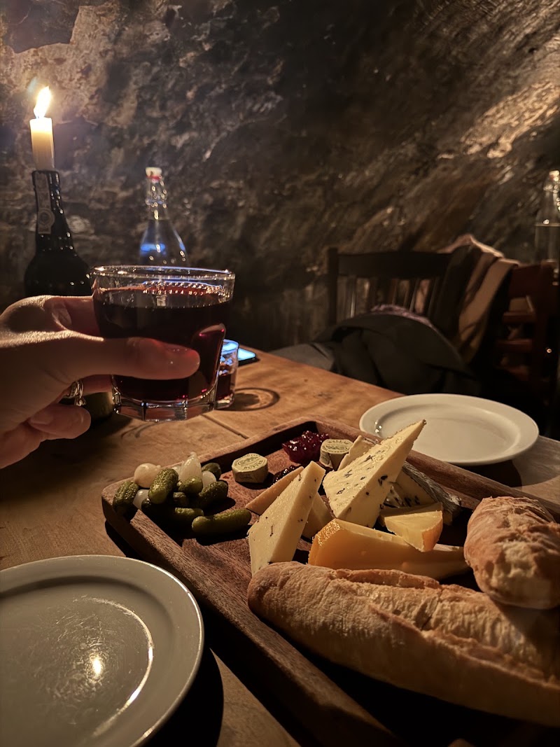 Gordon's Wine Bar - Gordon's Wine Bar 47 Villiers St, London WC2N 6NE, UK