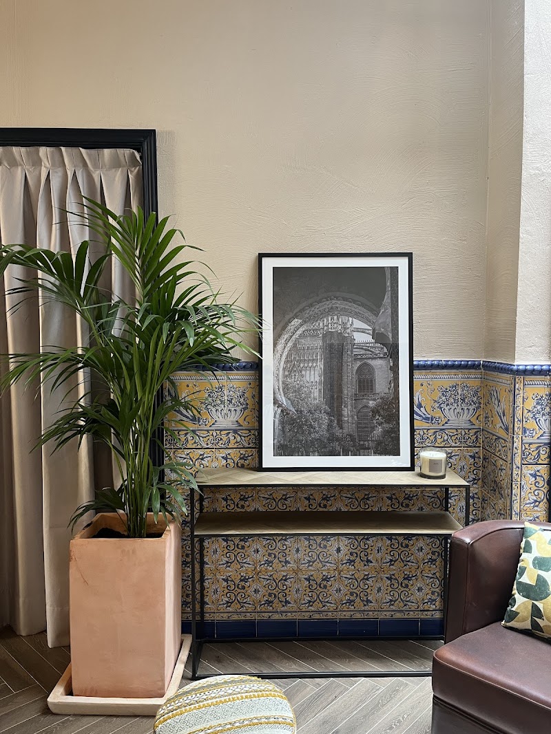 Honest Hotel Sevilla - Honest Hotel Sevilla C. San Pedro Mártir, 1, Casco Antiguo, 41001 Sevilla, Spain