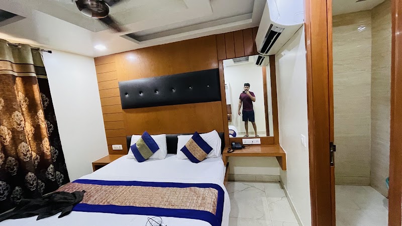 Hotel Tashkent Palace Paharganj New Delhi Railway Station - Hotel Tashkent Palace Paharganj New Delhi Railway Station 2712, Street Number 8, Bazar Sangatrashan, Chuna Mandi, Paharganj, New Delhi, Delhi 110055, India