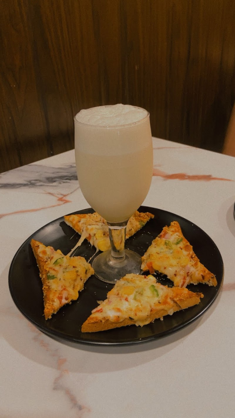 SIPLIGHT CAFE - SIPLIGHT CAFE 57, Indrapuri Colony Main Rd, Indra Puri Colony, Indrapuri Colony, Bhanwar Kuwa, Indore, Madhya Pradesh 452001, India