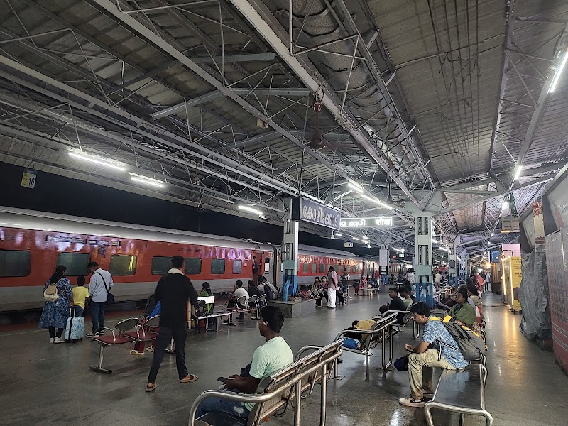 CLT Platform No - 4 - CLT Platform No - 4, 6QWJ+H58, Main, Palayam, Kozhikode, Keralam 673001, India