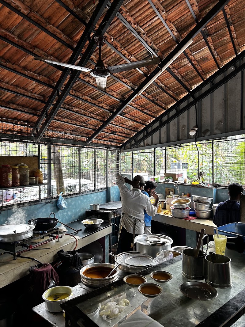 Juicy Cafe - Juicy Cafe, Bureau Junction, North Middle Cliff, near Kuttikattu temple, Varkala, Keralam 695141, India