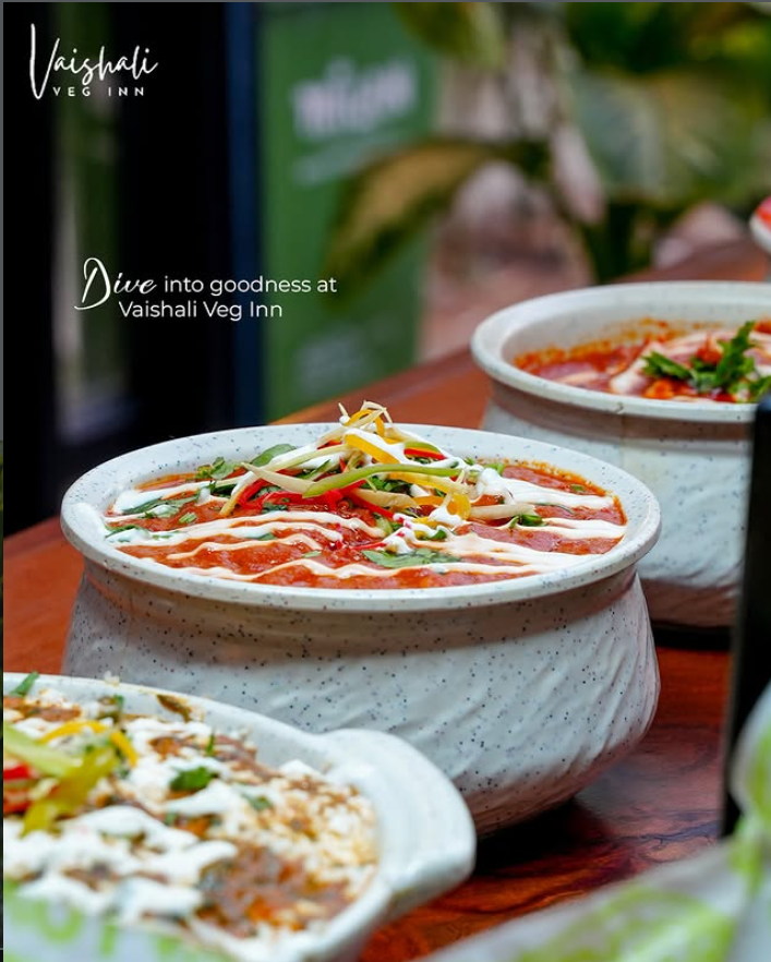 Vaishali Veg Inn - Pure Veg Restaurant & Banquet - Vaishali Veg Inn - Pure Veg Restaurant & Banquet 06, Gandhi Path Rd, near Pratap Marriage Garden, Arpit Nagar, B Block, Vaishali Nagar, Jaipur, Jaipur Nagar Nigam Area, Rajasthan 302021, India