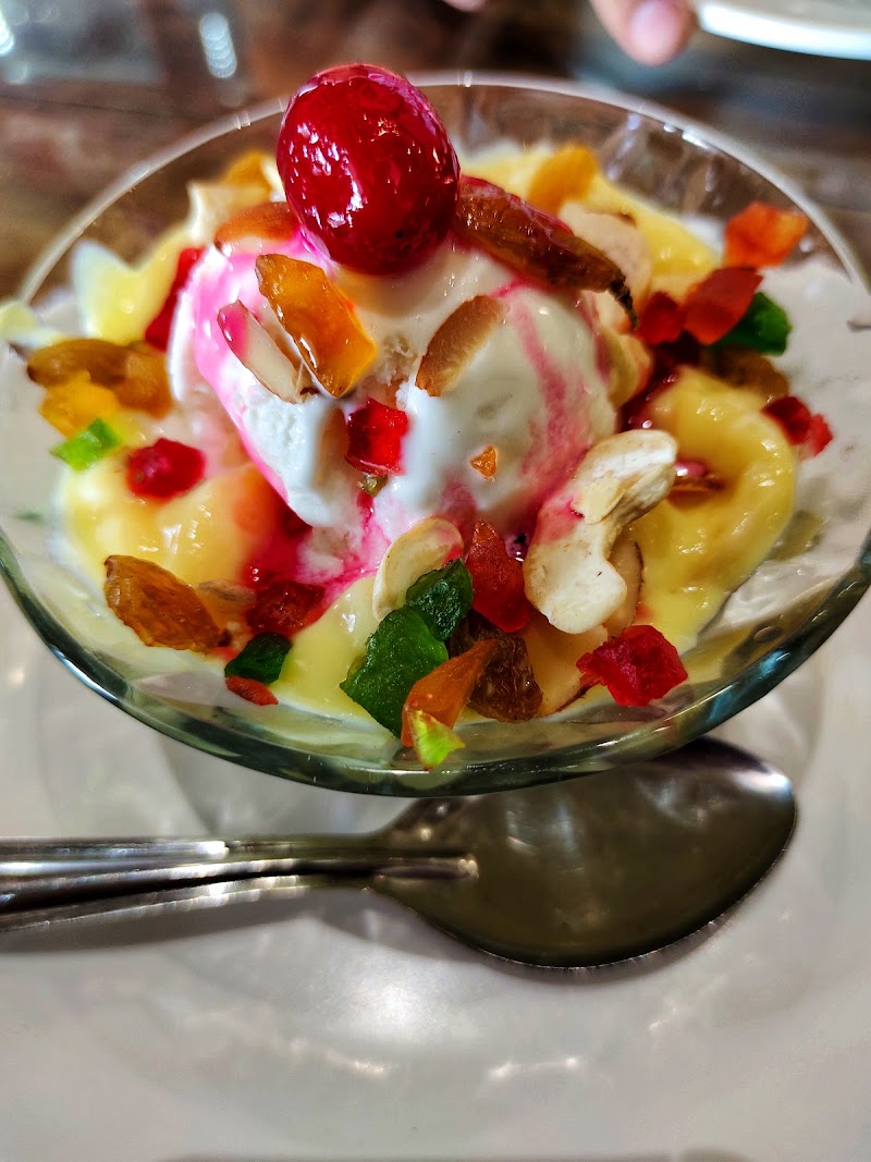 Hotel Paradise - Hotel Paradise, Simit Shopping Centre Silvassa - Vapi Rd, National Highway 8, Via Char Rasta Rd, Ajit Nagar, Phase 2, GIDC, Vapi, Gujarat 396195, India