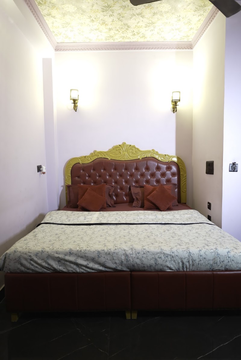 Maya Hotel & Restaurant - Maya Hotel & Restaurant, 18/184, Fatehabad Rd, Purani Mandi, Tajganj, Agra, Uttar Pradesh 282001, India