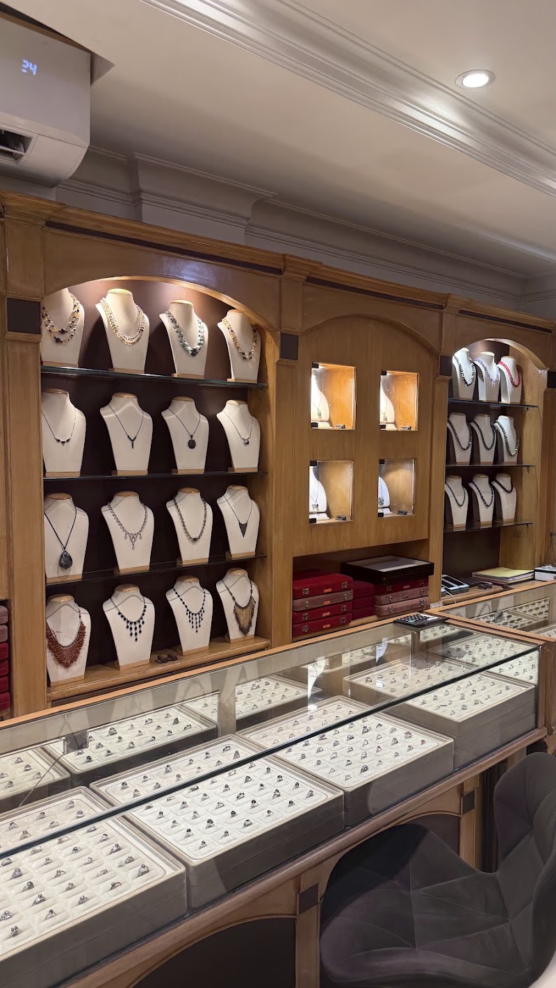 Majestic Emporio - Jewellery & More - Majestic Emporio - Jewellery & More Lg-4&7, Hotel Deluxe Plaza, MG Tower, Fatehabad Rd, Bansal Nagar, Tajganj, Agra, Uttar Pradesh 282001, India