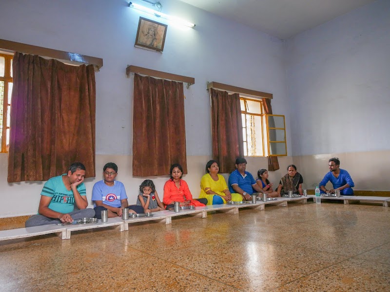 Jaipuria Smriti Bhawan, Chitrakoot - Jaipuria Smriti Bhawan, Chitrakoot, Ram Ghat Rd, Tirthrajpuri, Sitapur, Chitrakoot, Sitapur Mafi, Uttar Pradesh 210204, India