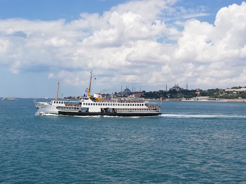 Yeni Kadıköy (Şehir Hatları) İskelesi - Yeni Kadıköy (Şehir Hatları) İskelesi, Caferağa, Vapur İskelesi Sk. No: 9/5, 34425 Kadıköy/İstanbul, Türkiye
