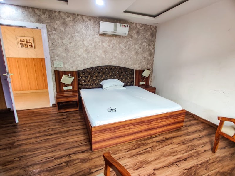 4 BHK private farmhouse for parties - 4 BHK private farmhouse for parties, 93R2+39F, Badshahpur Sohna Rd, Badshahpur, Sector 38, Gurugram, Haryana 122101, India
