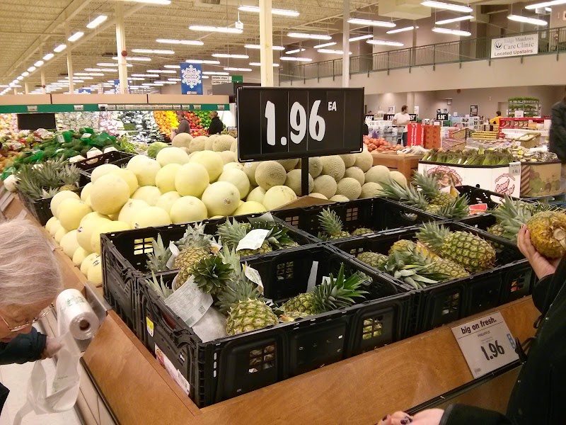 Real Canadian Superstore Pitt Meadows Lougheed - Real Canadian Superstore Pitt Meadows Lougheed 19800 Lougheed Hwy Ste 201 Suite 201, Pitt Meadows, BC V3Y 2W1, Canada