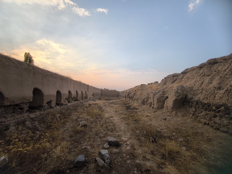 The Great Old Castle - The Great Old Castle, استان اردبیل، مشگين شهر، مسیر منتهی به کهنه قلعه، CM3Q+6M5, Iran