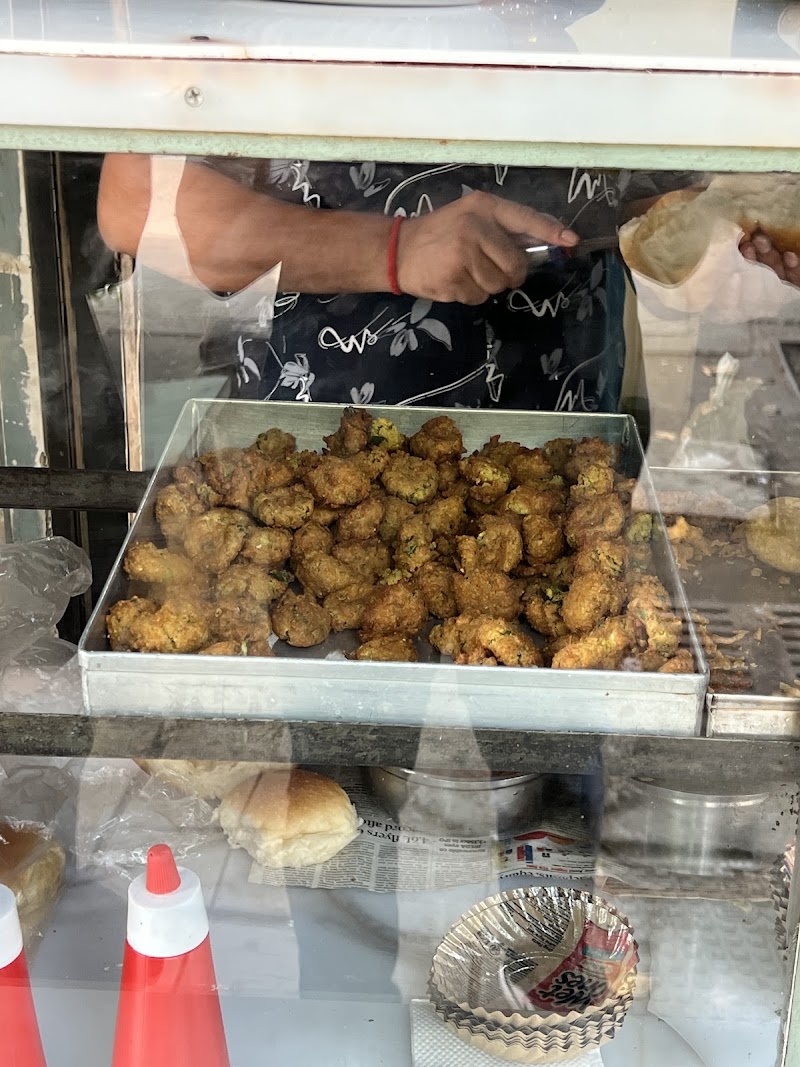 SHANKAR VADA PAV Now BANDRA KING - SHANKAR VADA PAV Now BANDRA KING Arey Energy Centre, Swami Vivekanand Rd, opp. LIC Branch, next to Jari Mari Mata Mandir, Bandra West, Mumbai, Maharashtra 400050, India