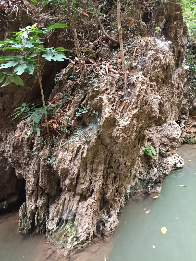 Hoi Khua Waterfall - Hoi Khua Waterfall, V2FF+X6W, Luang Prabang, Laos
