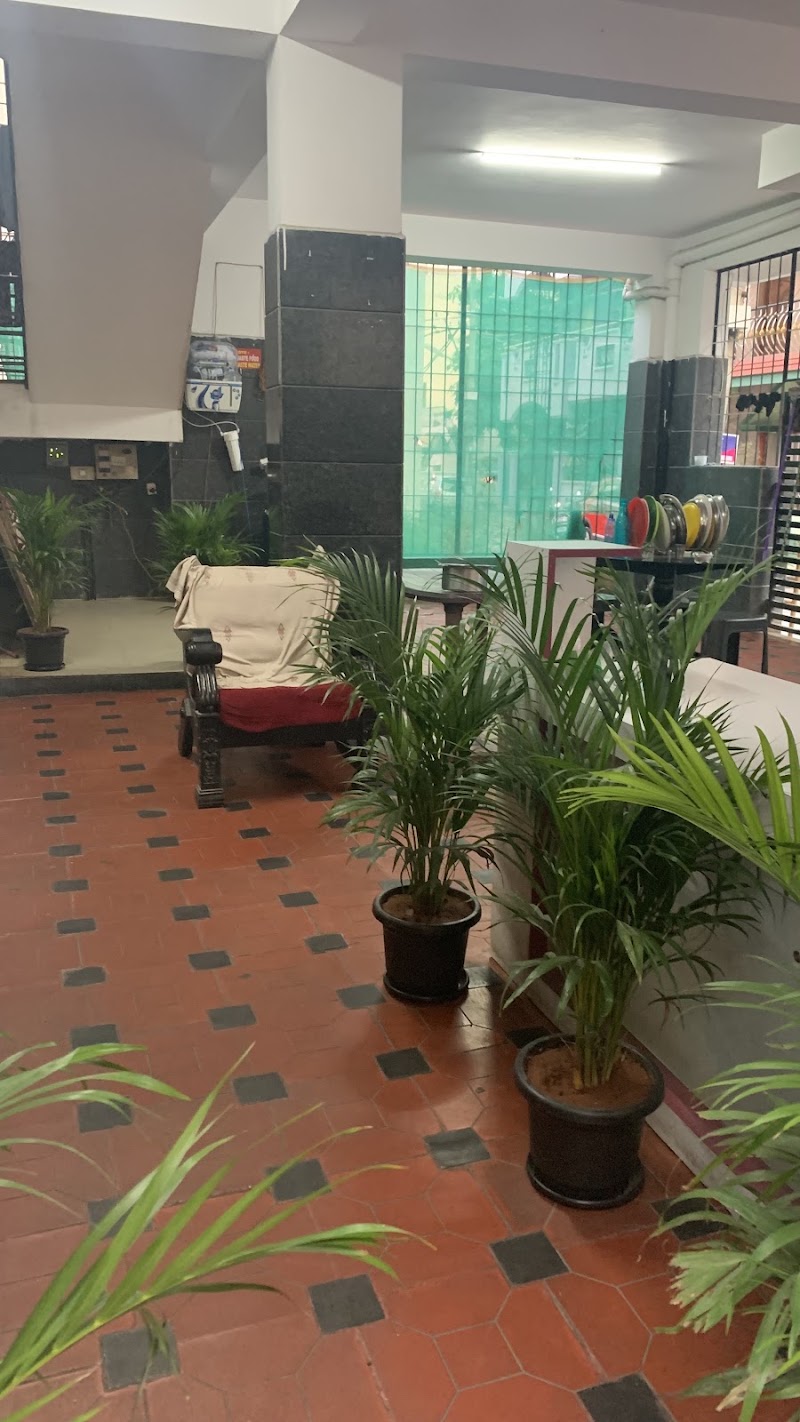 OAK TREE HOMES PG & SERVICE APARTMENT FOR LADIES - OAK TREE HOMES PG & SERVICE APARTMENT FOR LADIES 4th Main Rd, Old Madiwala, Madiwala, 1st Stage, BTM 1st Stage, Bengaluru, Karnataka 560068, India