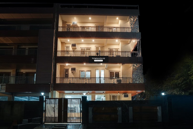 Super Townhouse Sector 121 - Super Townhouse Sector 121 Pocket No. 48, Sector 121, Noida, Uttar Pradesh 201316, India