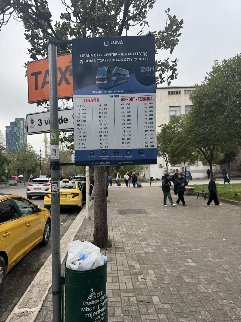 Tirana Central Bus Stop - Tirana Central Bus Stop, Tiranë, Albania