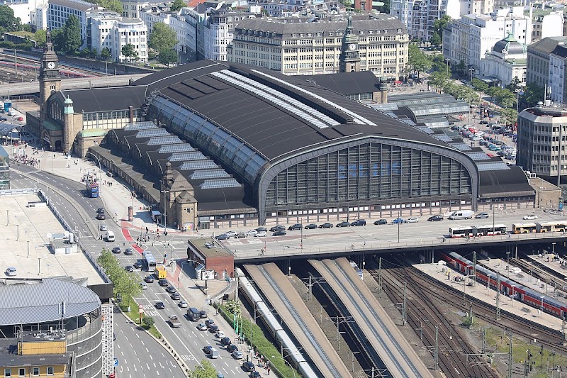 Hamburg Central Station - Hamburg Central Station, Hachmannplatz 16, 20099 Hamburg, Germany
