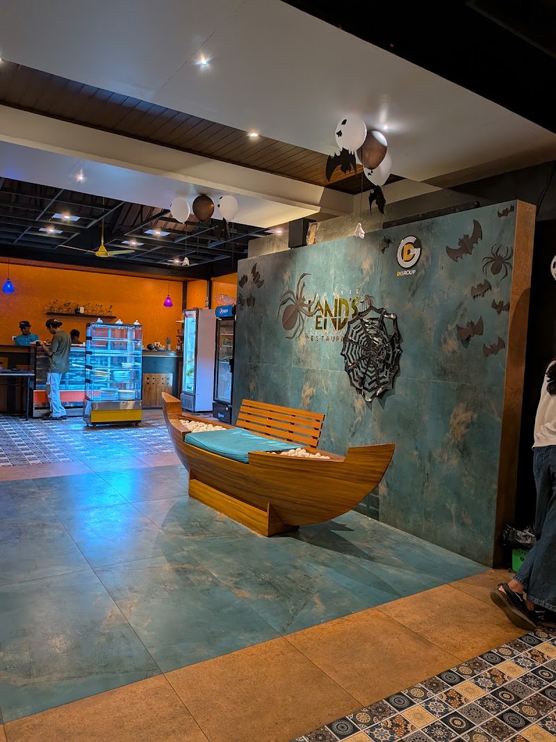 SULAIMANI LAND'S END RESTAURANT - SULAIMANI LAND'S END RESTAURANT VHJ9+G5H Fort View, Thangasherry East, Thangassery, Kollam, Kerala 691007, India