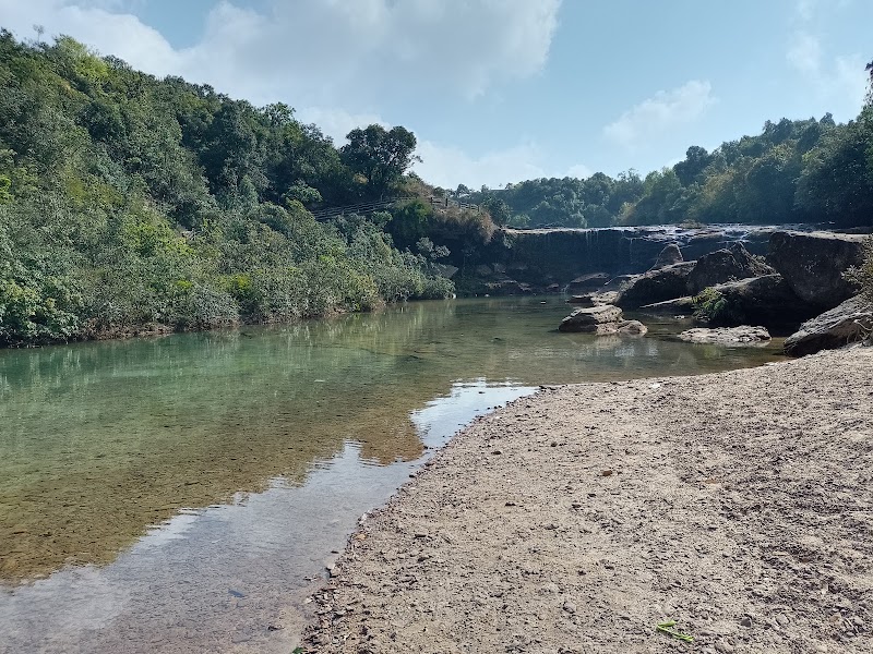 Mawsawa Falls - Mawsawa Falls 8M4V+CM7, Sohra, Meghalaya 793108, India