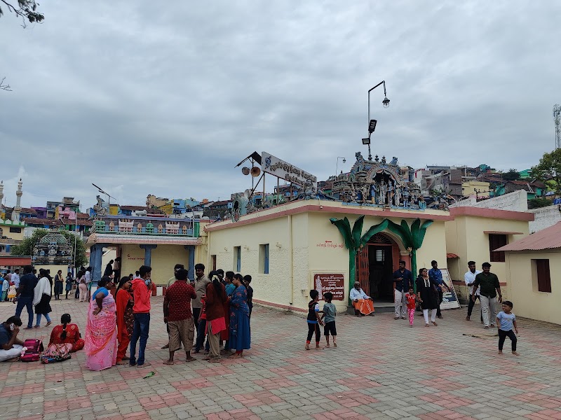 Arulmigu Kuzhandhai Velappar Thirukkovil - Arulmigu Kuzhandhai Velappar Thirukkovil, 7C45+P3P, Poombarai, Tamil Nadu 624103, India