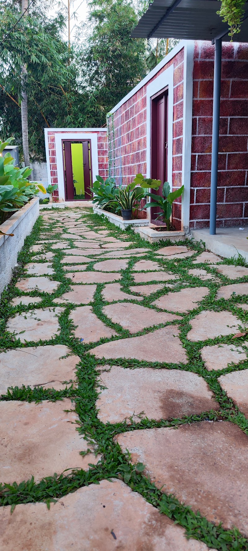 Organic Villa Sea View Cottages - Organic Villa Sea View Cottages north cliff, Thiruvambadi Rd, Varkala, Kerala 695141, India