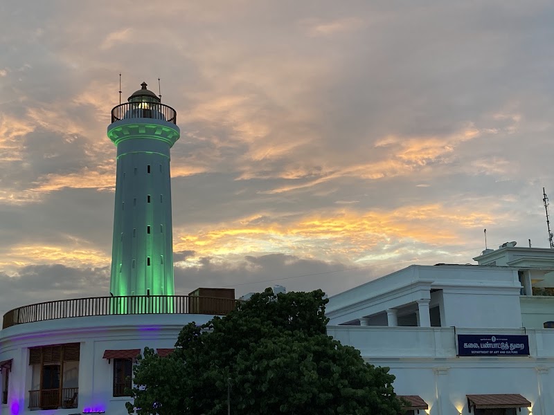 Mahatma Gandhi Statue - Mahatma Gandhi Statue WRMP+29F, Beach Rd, White Town, Puducherry, 605001, India
