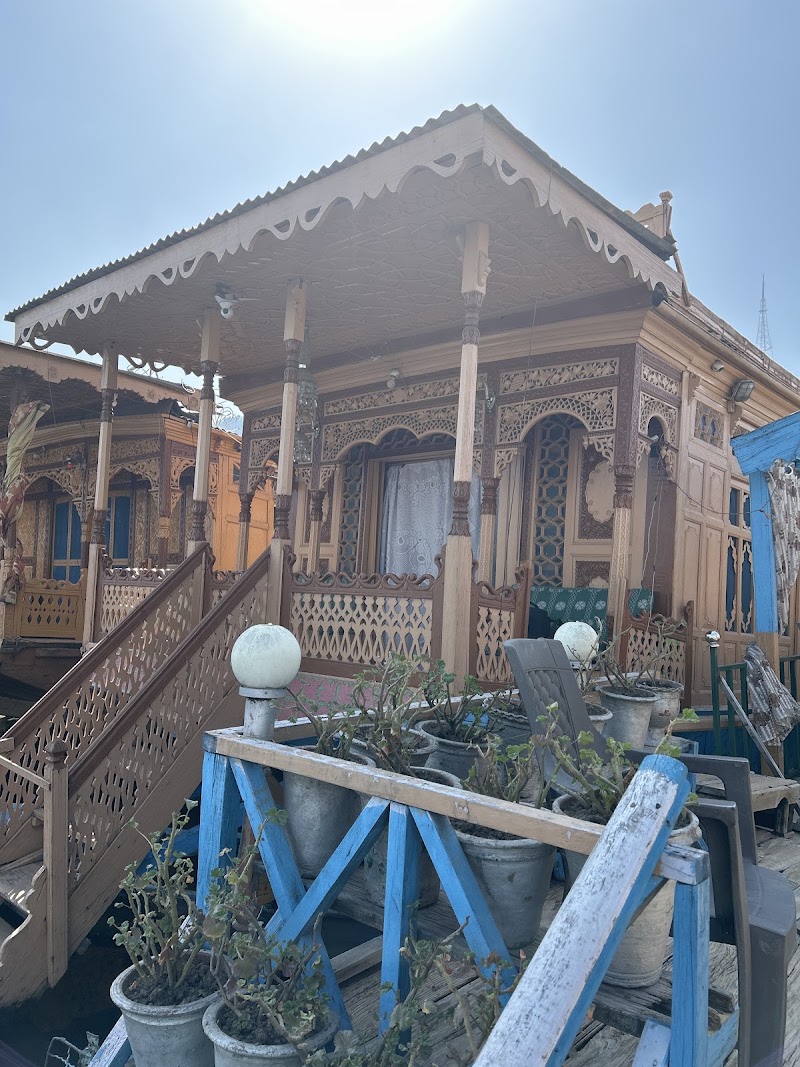 New Bombay hertiage Group Of Houseboats - New Bombay hertiage Group Of Houseboats, hotel Dal lake, Boulevard Rd, opp. New Park, Karapura, Rainawari, Srinagar, 190001