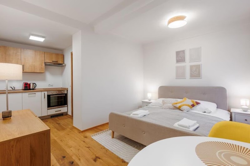 1 Bedroom Apartment With Terrace And View - 1 Bedroom Apartment With Terrace And View, Malá Plynární 1420/6, 170 00 Praha 7-Holešovice, Czechia