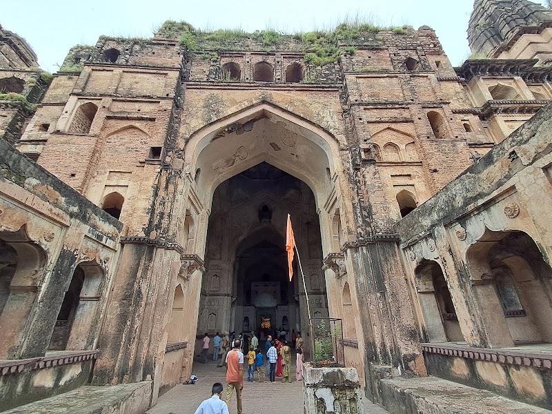 Chaturbhuj Temple Orchha - Chaturbhuj Temple Orchha 9J2R+22M Ramraja mandir ke pichhe, Orchha, Madhya Pradesh 472246, India