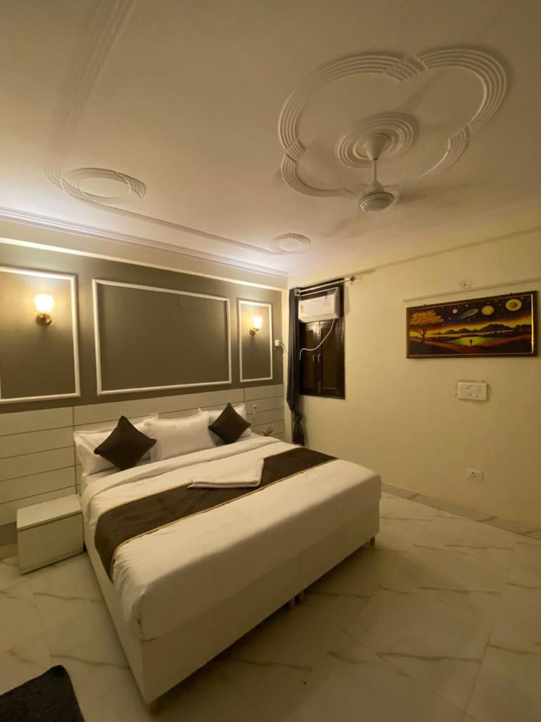 Comfort Plaza Hotel - Comfort Plaza Hotel 256/9, Main Road, Pocket 10B, Jasola Vihar, New Delhi, Delhi 110025, India