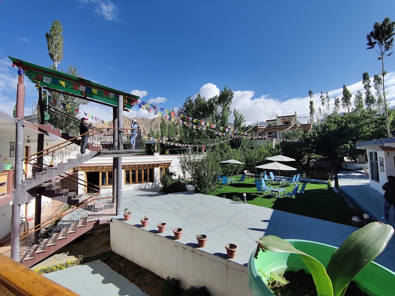 Hotel Kanika Ladakh - Hotel Kanika Ladakh Lachumir House, Tukcha Main Rd, beside Hotel Jorchung, Leh, 194101
